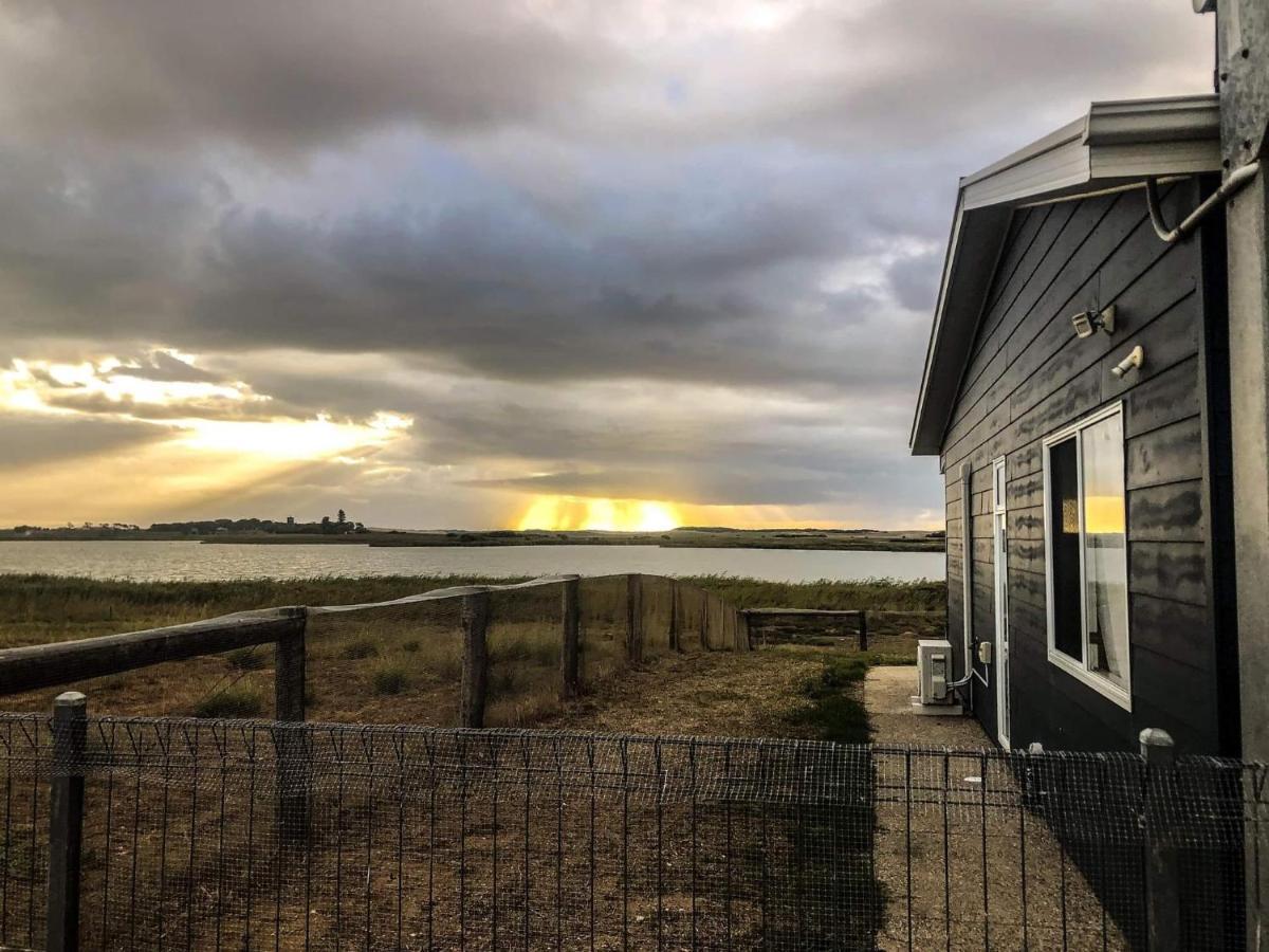 Coorong Island Retreat - Farm Stay At Pet Friendly Property Meningie Exteriér fotografie
